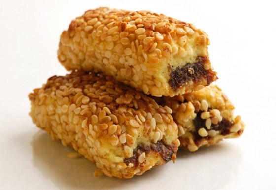 إليكم وصفة أصابع التمر بالسمسم الطيبة لمرضى السكري لضيافة العيد صورة رقم 1 إليكم وصفة أصابع التمر بالسمسم الطيبة لمرضى السكري لضيافة العيد صورة رقم 1