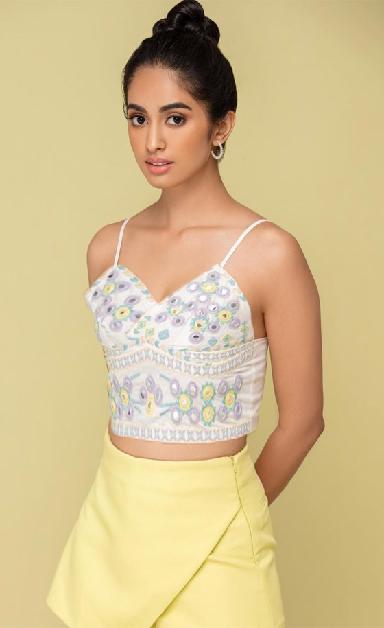 بالصور: تعرفوا على ملكة جمال الهند.. جمالها حديث الجمهور صورة رقم 7 بالصور: تعرفوا على ملكة جمال الهند.. جمالها حديث الجمهور صورة رقم 7