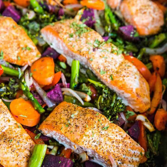 إليكم وصفة السلمون بالفرن مع الخضار للرجيم صورة رقم 2 إليكم وصفة السلمون بالفرن مع الخضار للرجيم صورة رقم 2