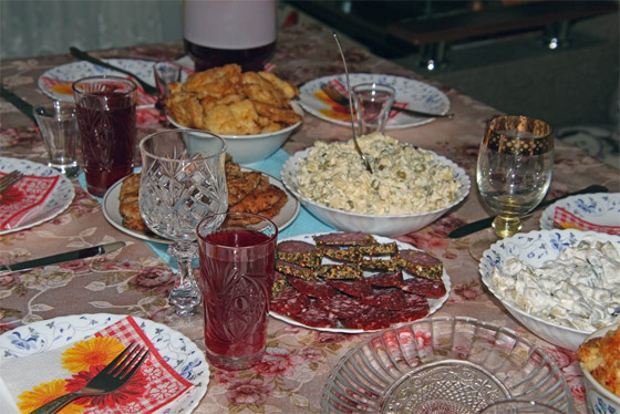 بالغت بتناول الطعام غير الصحي خلال العيد؟ مشروبات ووجبات خفيفة ستشعر بالتحسن صورة رقم 3 بالغت بتناول الطعام غير الصحي خلال العيد؟ مشروبات ووجبات خفيفة ستشعر بالتحسن صورة رقم 3