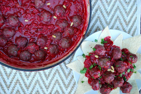 بمزيج من النكهات الشهية.. إليكم طريقة تحضير الكباب بالكرز الشهي صورة رقم 1 بمزيج من النكهات الشهية.. إليكم طريقة تحضير الكباب بالكرز الشهي صورة رقم 1