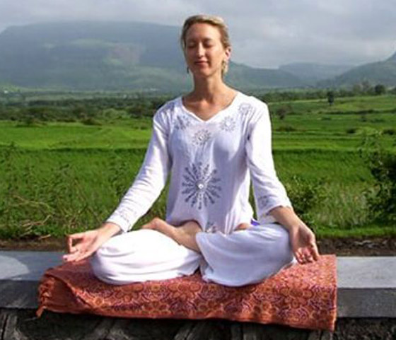 أنواع وأسماء تمارين اليوغا.. وفوائدها وكيفية القيام بها صورة رقم 9 أنواع وأسماء تمارين اليوغا.. وفوائدها وكيفية القيام بها صورة رقم 9