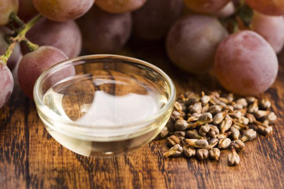 أضيفي زيت بذور العنب إلى روتين العناية بالبشرة صورة رقم 1