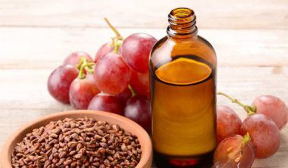 أضيفي زيت بذور العنب إلى روتين العناية بالبشرة صورة رقم 5