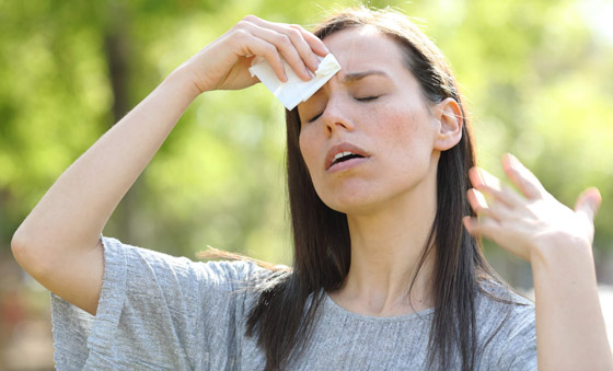 10 حيل وعلاجات تساعد في الحد من الإفراط بتعرق الوجه صيفا صورة رقم 3 10 حيل وعلاجات تساعد في الحد من الإفراط بتعرق الوجه صيفا صورة رقم 3