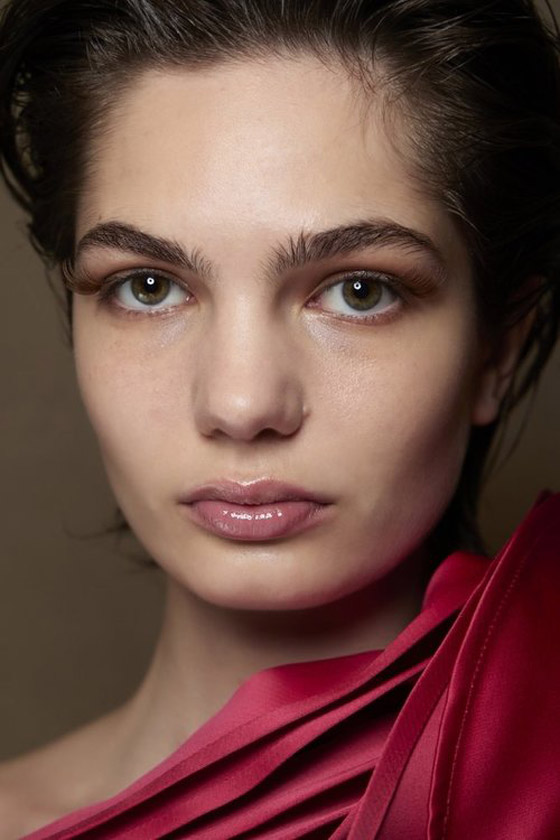 صيحة الحواجب المبعثرة في صيف 2022 صورة رقم 3