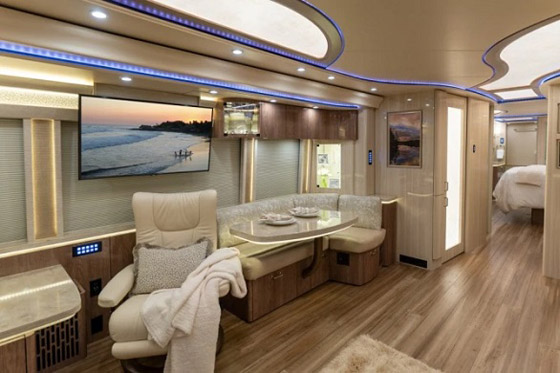 نظرة داخل منزل جوستين بيبر المتنقل بتكلفة 2.5 مليون دولار صورة رقم 4