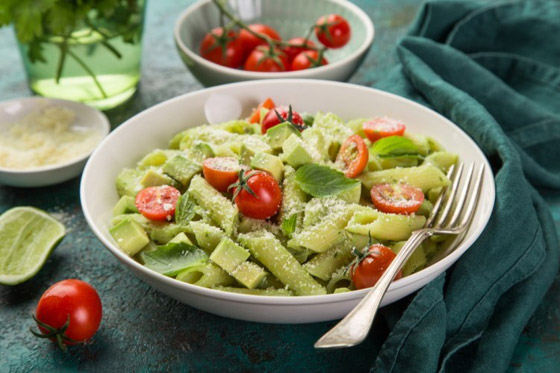 إليكم طريقة تحضير معكرونة مع صوص الأفوكادو الصحية للرجيم صورة رقم 1 إليكم طريقة تحضير معكرونة مع صوص الأفوكادو الصحية للرجيم صورة رقم 1