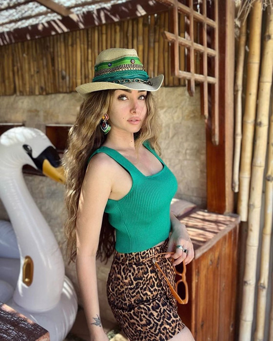 تنسيق القبعة على طريقة النجمات ومدونات الموضة صورة رقم 5 تنسيق القبعة على طريقة النجمات ومدونات الموضة صورة رقم 5