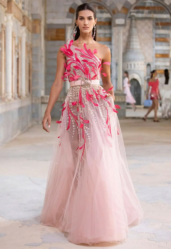 بالصور: هكذا يمكنك تنسيق الوردي مع الألوان الأخرى في أزيائك الصيفية صورة رقم 10 بالصور: هكذا يمكنك تنسيق الوردي مع الألوان الأخرى في أزيائك الصيفية صورة رقم 10