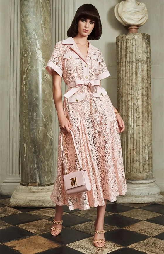 بالصور: هكذا يمكنك تنسيق الوردي مع الألوان الأخرى في أزيائك الصيفية صورة رقم 12 بالصور: هكذا يمكنك تنسيق الوردي مع الألوان الأخرى في أزيائك الصيفية صورة رقم 12