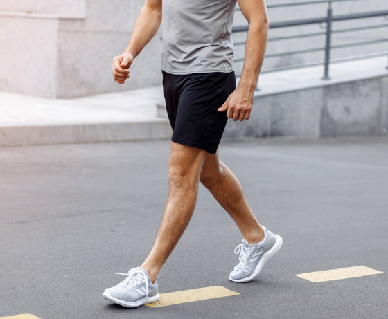 هل يمكن حرق الدهون وبناء العضلات عن طريق المشي فقط؟ صورة رقم 1 هل يمكن حرق الدهون وبناء العضلات عن طريق المشي فقط؟ صورة رقم 1