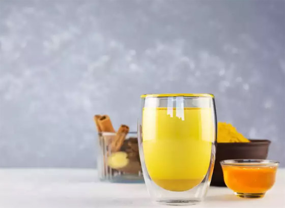 هل سمعت عن ماء الكركم؟ تعرف على الفوائد الصحية لتناوله يوميًا صورة رقم 3