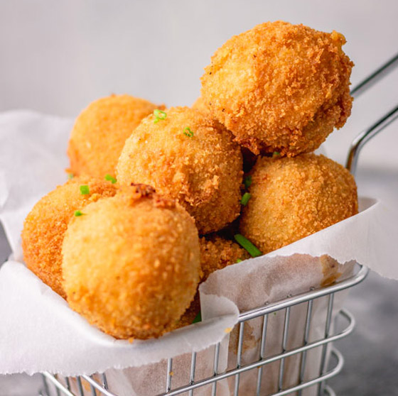 إليكم طريقة تحضير كرات البطاطس المشوية بالطعم اللذيذ والخفيف صورة رقم 3 إليكم طريقة تحضير كرات البطاطس المشوية بالطعم اللذيذ والخفيف صورة رقم 3