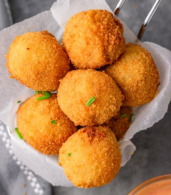 إليكم طريقة تحضير كرات البطاطس المشوية بالطعم اللذيذ والخفيف صورة رقم 5 إليكم طريقة تحضير كرات البطاطس المشوية بالطعم اللذيذ والخفيف صورة رقم 5