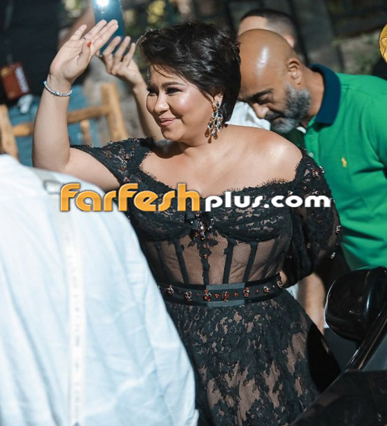 صورة رقم 10 - فيديو شيرين عبد الوهاب تُقبل يد طبيبها النفسي على المسرح: رجعني للحياة! صورة رقم 10 - فيديو شيرين عبد الوهاب تُقبل يد طبيبها النفسي على المسرح: رجعني للحياة!