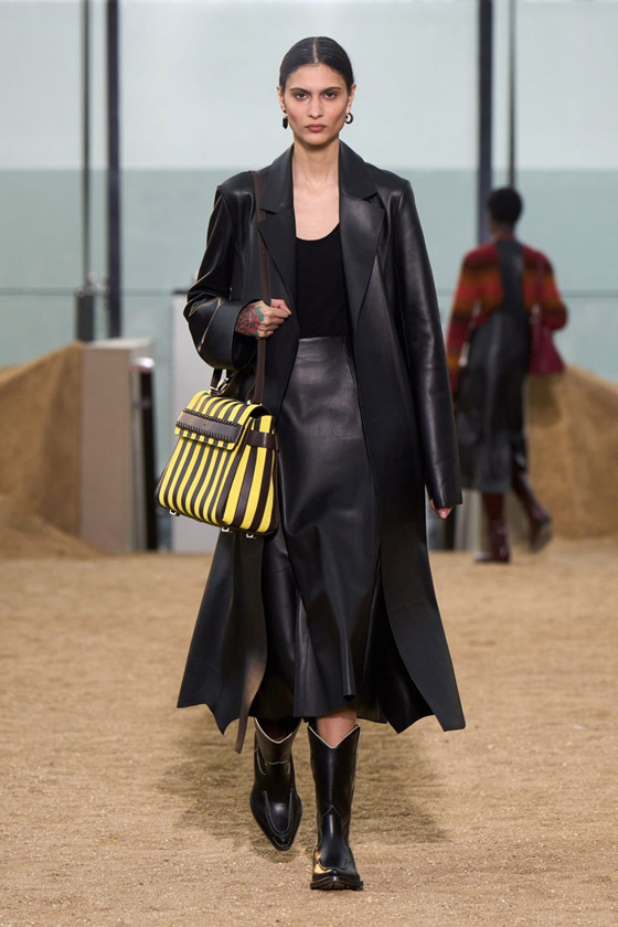 قطع أساسية في خزانتكِ خلال خريف 2022 صورة رقم 1 قطع أساسية في خزانتكِ خلال خريف 2022 صورة رقم 1