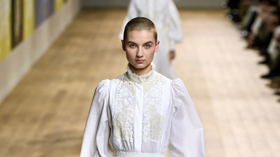 قطع أساسية في خزانتكِ خلال خريف 2022 صورة رقم 2 قطع أساسية في خزانتكِ خلال خريف 2022 صورة رقم 2