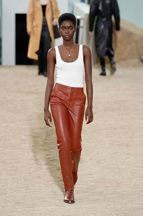 قطع أساسية في خزانتكِ خلال خريف 2022 صورة رقم 3 قطع أساسية في خزانتكِ خلال خريف 2022 صورة رقم 3