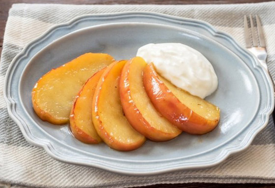 إليكم طريقة تحضير حلى التفاح المشوي للرجيم.. خفيف ولذيذ صورة رقم 1 إليكم طريقة تحضير حلى التفاح المشوي للرجيم.. خفيف ولذيذ صورة رقم 1