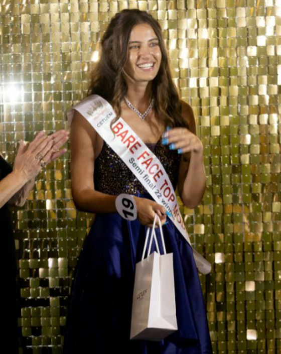 صور: أول متسابقة بالتاريخ تُشارك بلا مكياج في مسابقة ملكة جمال إنجلترا صورة رقم 3 صور: أول متسابقة بالتاريخ تُشارك بلا مكياج في مسابقة ملكة جمال إنجلترا صورة رقم 3