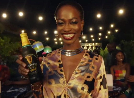 العارضات العارضات