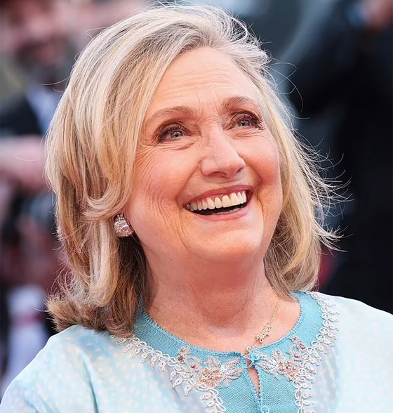 قفطان مغربي أزرق واسع يضع هيلاري كلينتون في ورطة (صور)!! صورة رقم 13 قفطان مغربي أزرق واسع يضع هيلاري كلينتون في ورطة (صور)!! صورة رقم 13