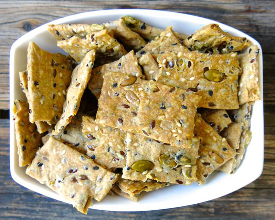 إليكم طريقة عمل كراكرز صحي.. سهل وطيب صورة رقم 5 إليكم طريقة عمل كراكرز صحي.. سهل وطيب صورة رقم 5