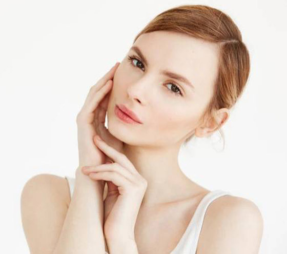 كيف تجعلون بشرتكم متوهجة ومشرقة بشكل طبيعي؟ إليكم 8 نصائح.. صورة رقم 2 كيف تجعلون بشرتكم متوهجة ومشرقة بشكل طبيعي؟ إليكم 8 نصائح.. صورة رقم 2