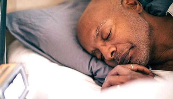 تعاني من الاستيقاظ ليلا.. كيف تعود للنوم في دقيقتين؟ صورة رقم 1