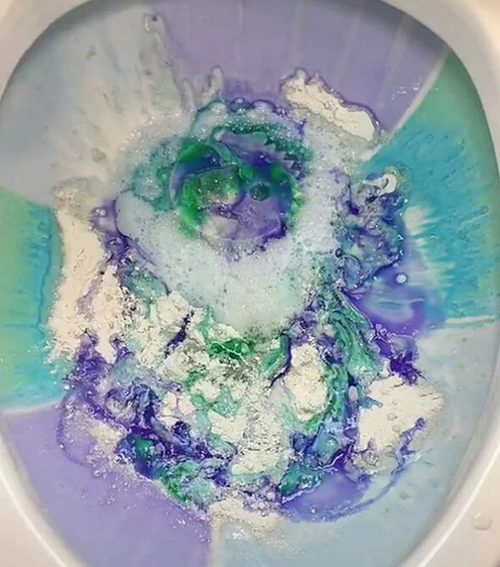 احذروا ! حيلة تنظيف على تيك توك يمكن أن تدمر المرحاض صورة رقم 3