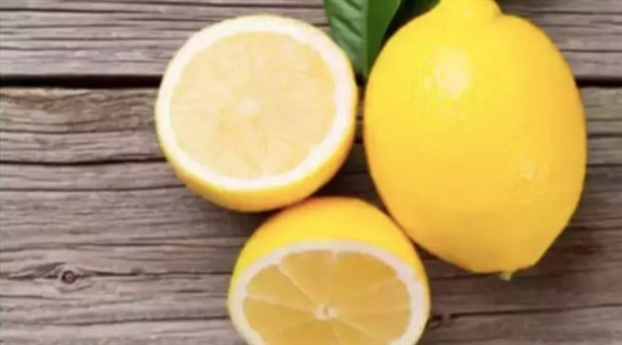 لماذا لا يجب عصر الليمون على الطعام الساخن؟ صورة رقم 2