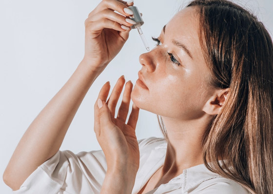 يعالج حب الشباب ويزيل تصبغات الجلد.. 5 فوائد لزيت العرق سوس للبشرة صورة رقم 1