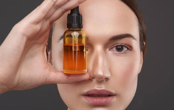 يعالج حب الشباب ويزيل تصبغات الجلد.. 5 فوائد لزيت العرق سوس للبشرة صورة رقم 7