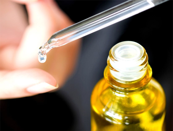 يعالج حب الشباب ويزيل تصبغات الجلد.. 5 فوائد لزيت العرق سوس للبشرة صورة رقم 2