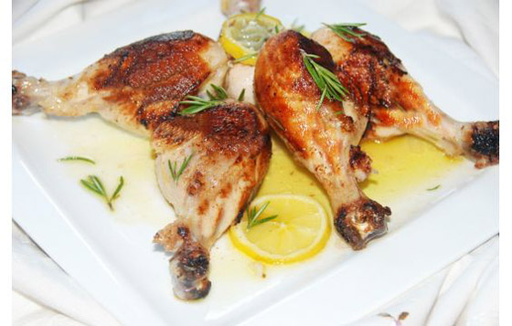 اليك طريقة تحضير أفخاذ الدجاج اللذيذة مع الثوم والعسل صورة رقم 2