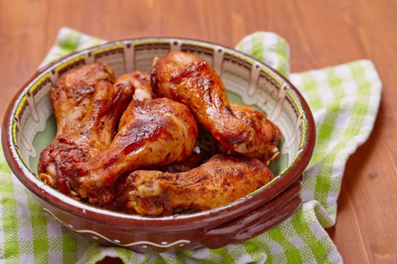 اليك طريقة تحضير أفخاذ الدجاج اللذيذة مع الثوم والعسل صورة رقم 3