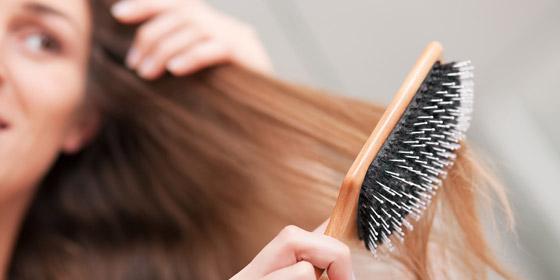 لا تقلقي من تساقط الشعر.. فهذه أفضل العلاجات المنزلية صورة رقم 8