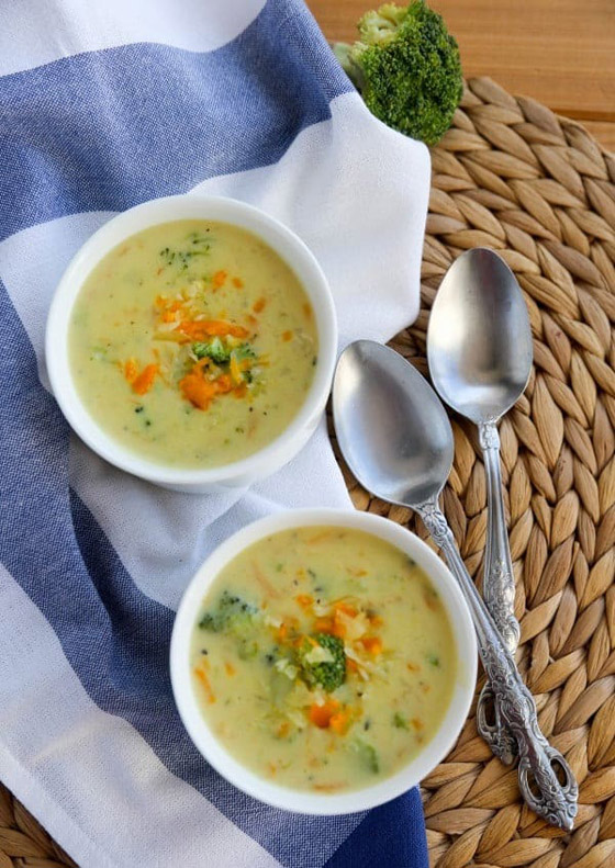 اليكم طريقة شوربة الدجاج مع الجبنة الكريمية والخضروات صورة رقم 5