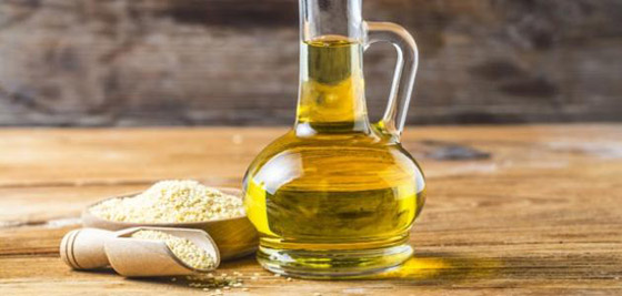 لهذه الأسباب.. لن تتخلي عن زيت السمسم في منزلك صورة رقم 3