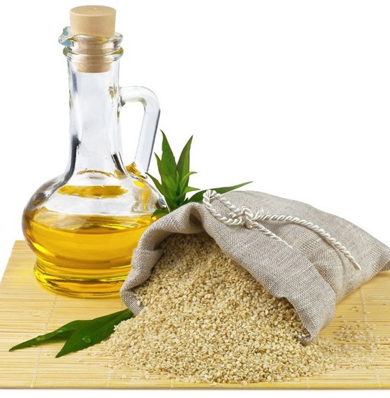 لهذه الأسباب.. لن تتخلي عن زيت السمسم في منزلك صورة رقم 2