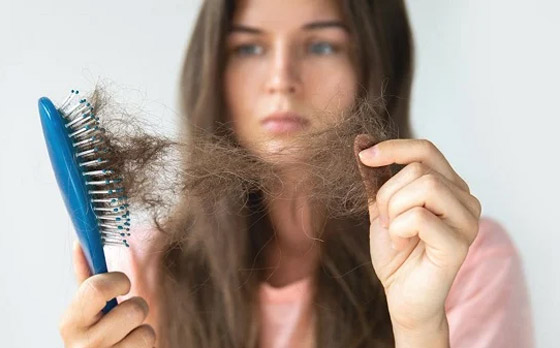 معتقدات وسخافات شائعة حول تساقط الشعر.. ما هي الحقيقة؟ صورة رقم 3