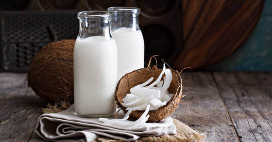 لشعر حريري.. خلطات حليب جوز الهند صورة رقم 5