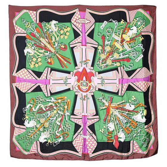 اليك سيدتي : أجمل الأوشحة الخضراء من أشهر دور الأزياء صورة رقم 4 اليك سيدتي : أجمل الأوشحة الخضراء من أشهر دور الأزياء صورة رقم 4