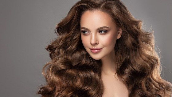 6 أسباب تجعل شعركِ دهنياً صورة رقم 2