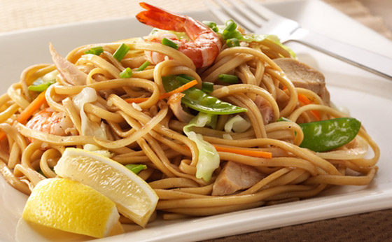 إليكم طريقة تحضير نودلز الدجاج.. وصفة غداء مبتكرة ولذيذة صورة رقم 3