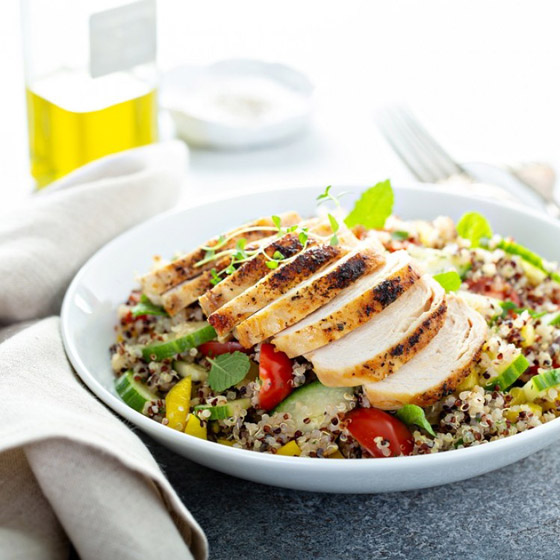 اليكم طريقة سلطة الدجاج مع الكينوا  صورة رقم 1