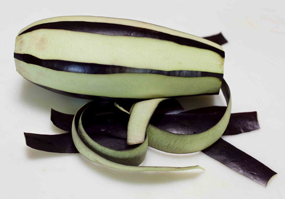 هل ترمي قشور الباذنجان؟ ستغير رأيك عند معرفة فوائدها المدهشة..! صورة رقم 2 هل ترمي قشور الباذنجان؟ ستغير رأيك عند معرفة فوائدها المدهشة..! صورة رقم 2