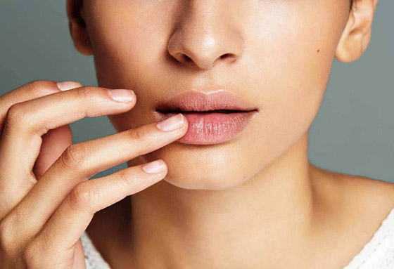 إليكم طرق علاج تشقق الشفاه وجفافها في الشتاء صورة رقم 2