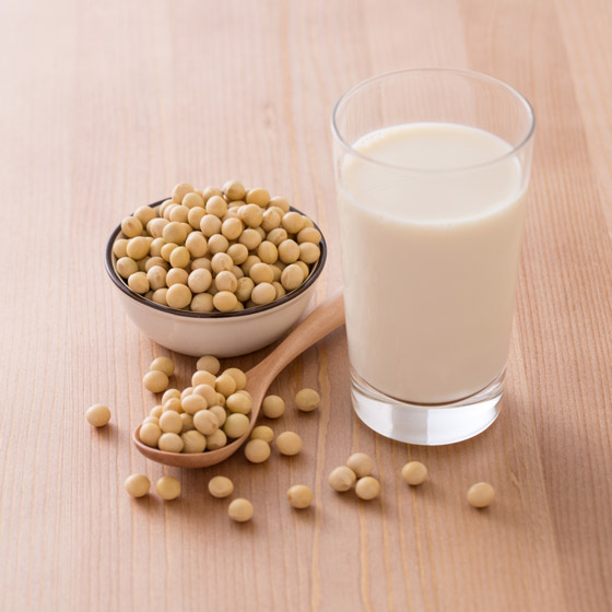 هل حليب الصويا بديل جيد من الحليب العادي؟ إليكم الجواب صورة رقم 6